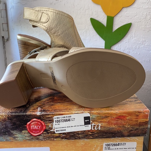 New with box…Bella Vita Gold Leather block heel sandals Size 5-51/2 - Picture 6 of 6